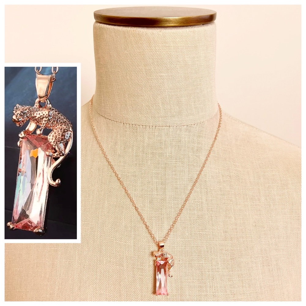 Leopard Cheetah Metal Pink Crystal Pendant Necklace in Rose Gold